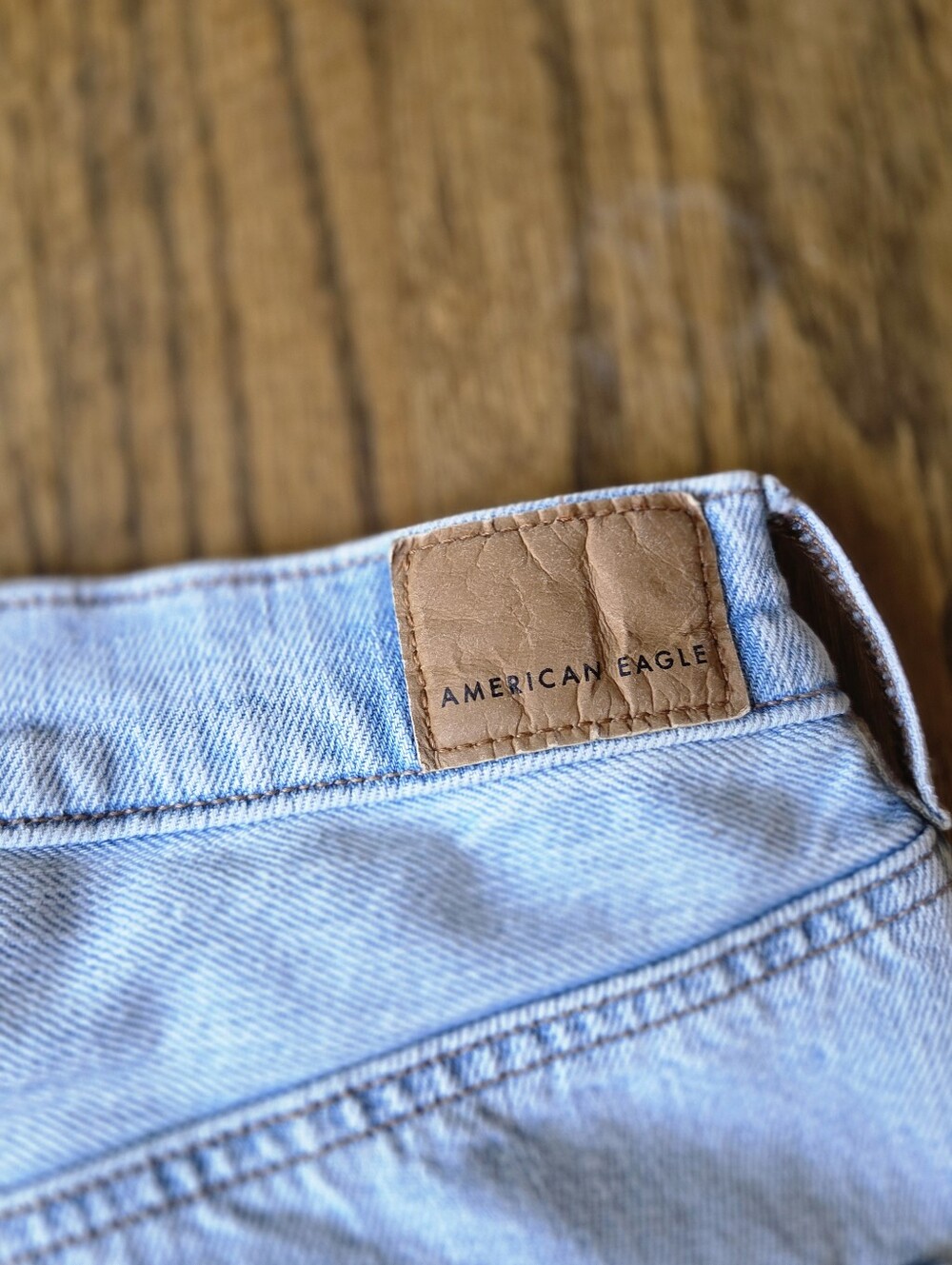 American Eagle Outfitters Women's Sz 12 Light Wash Distressed Straight Leg Jeans - Picture 7 of 10